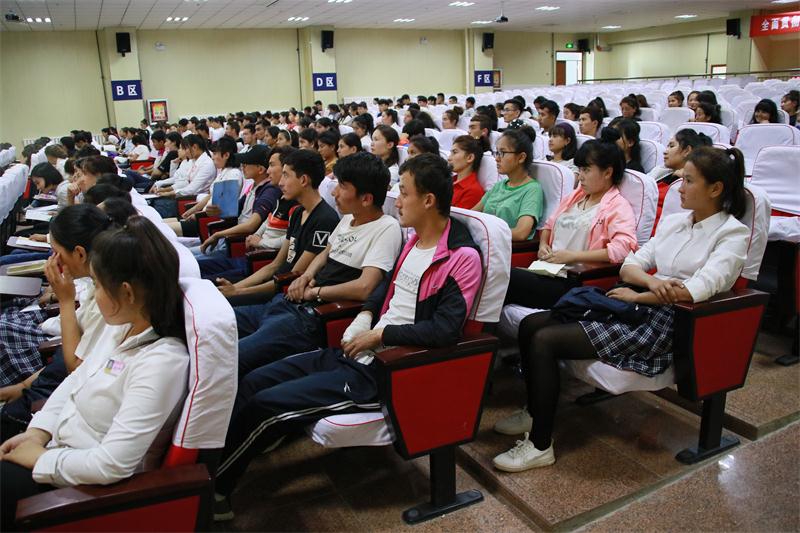 教育部思想政治工作司负责人就《中共教育部党组关于高校党组织“对标争先”建设计划的实施意见》答记者问