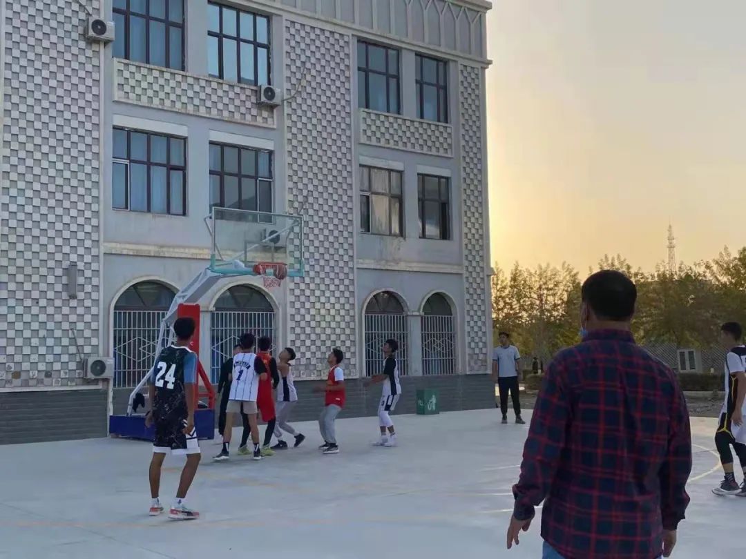 2026世界杯官方合作网站首届“团结杯”篮球赛开赛