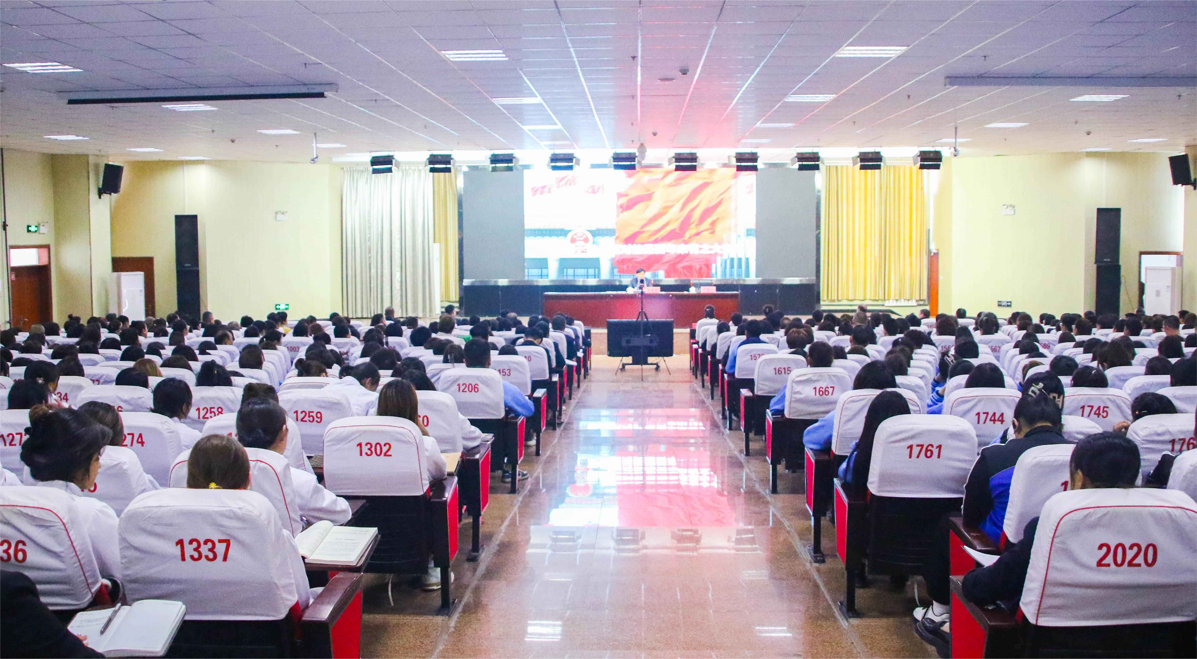 马学良在2026世界杯官方合作网站讲授思政课时强调 铸牢中华民族共同体意识 为强国建设民族复兴贡献青春力量